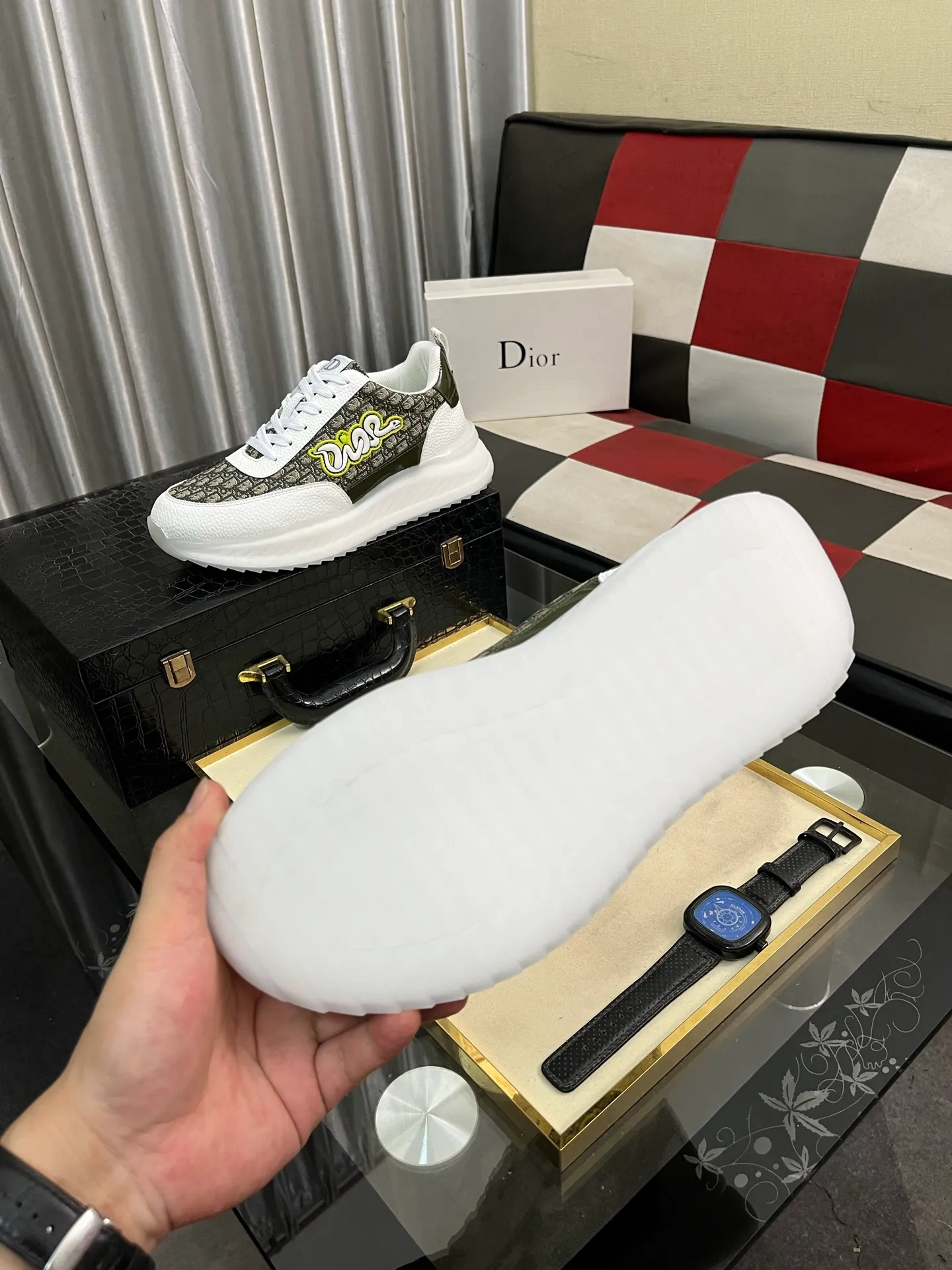 Men's Men's Shoes💰458⌚️⌚️Dior unique modern style sneakers. Counter purchasing 🏃casual leather shoes😍😍 original cowhide leather imported from Italy (refuses to discolor and grind feet) soles: original soles specially provided by the original factory, super cool😍 lace up and walk with wind👍 style design ⚠️ super comfortable and wear-resistant original soles. Just like shooting the real thing 🎬The real thing is better Code number: 38-445⃣️Colors available